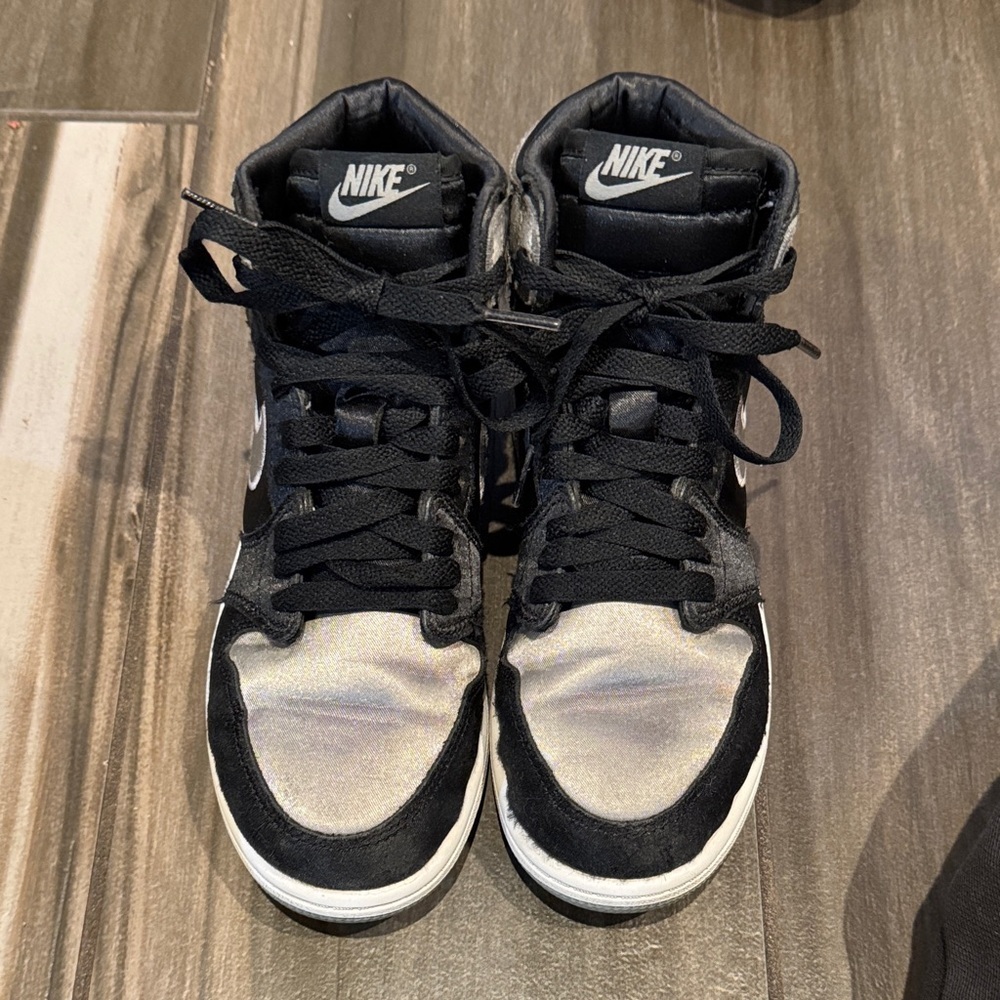 Nike Kids Shoes Black and Silver